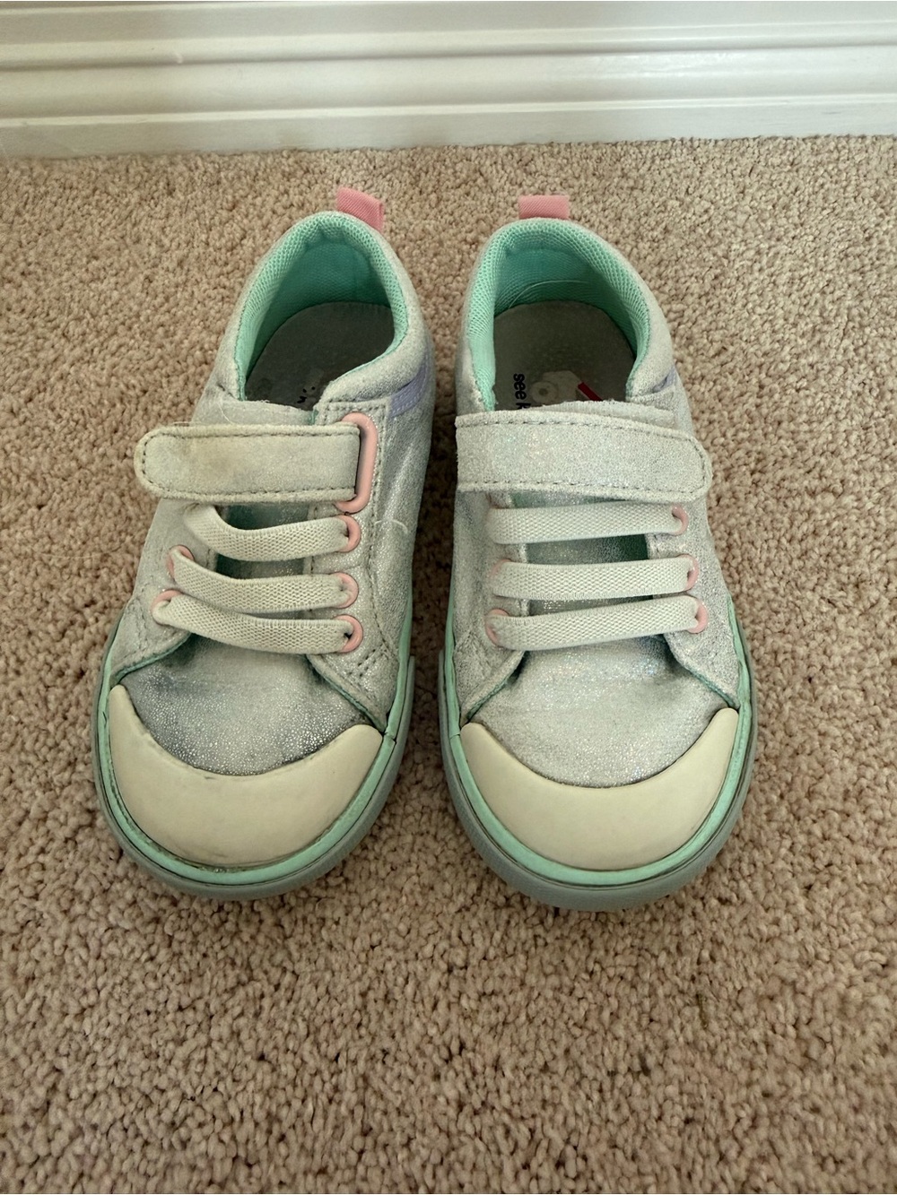 See Kai Run Girls Silver Sneakers – Size 10